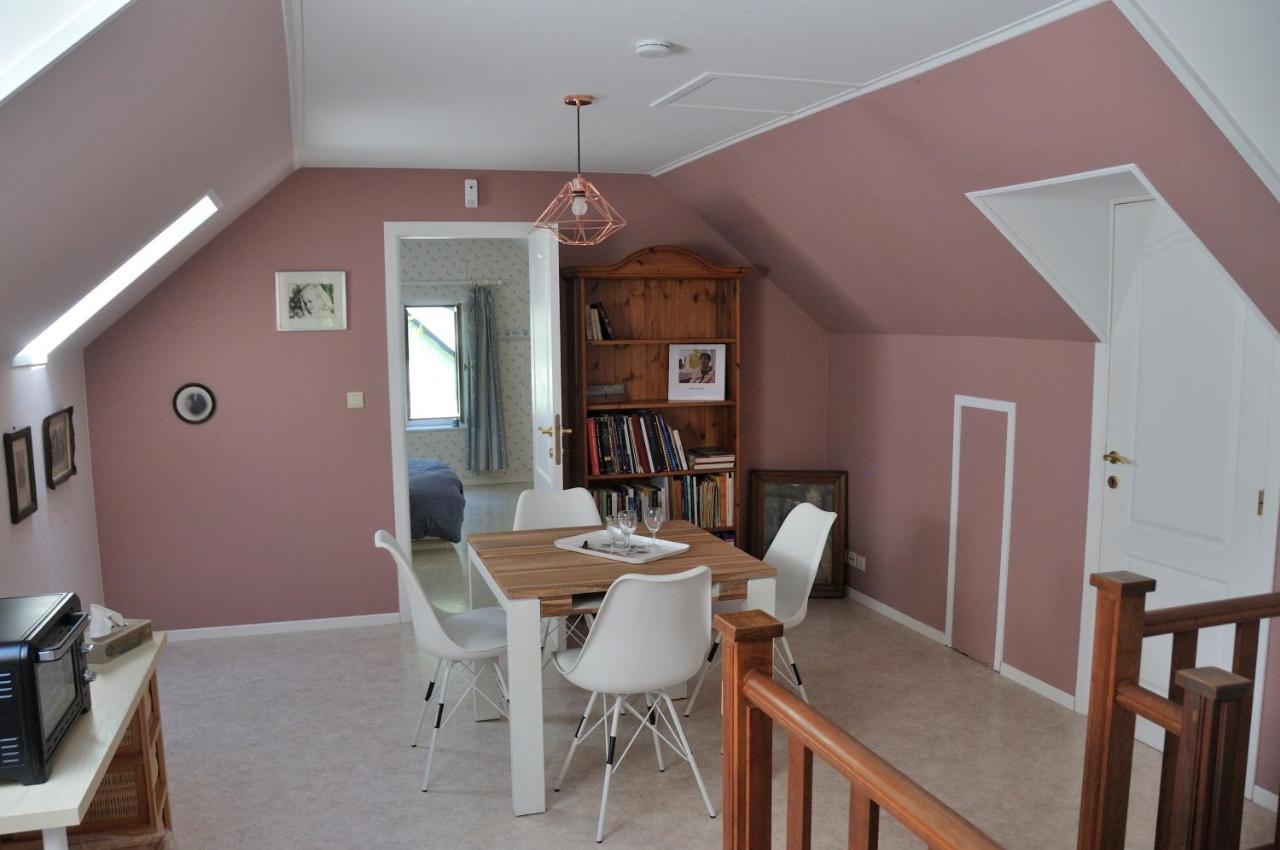 Suite Familiale Avec 2 Chambres Dans Une Villa - Quartier Vert Et Boise - 5 Kms De Namur Exterior photo