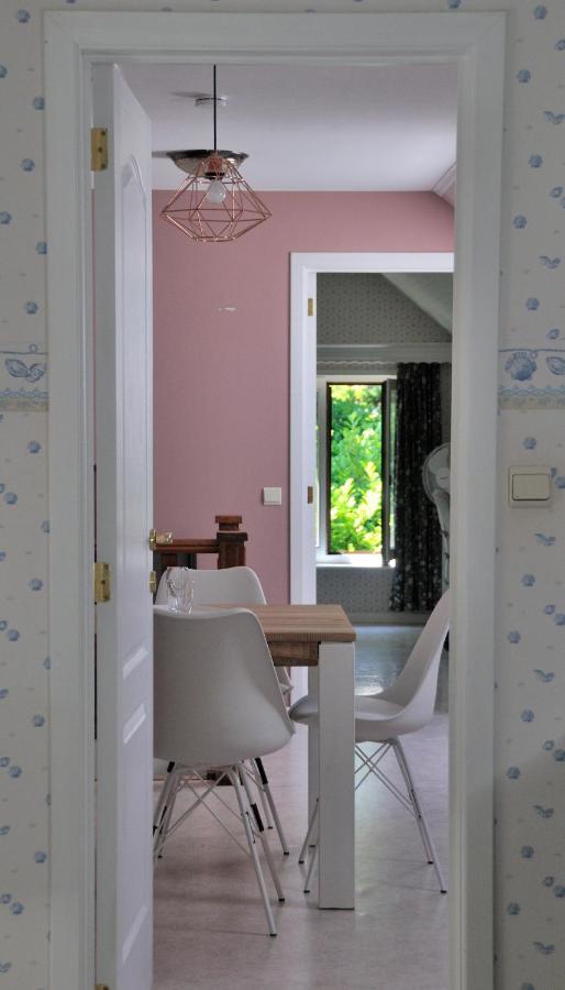 Suite Familiale Avec 2 Chambres Dans Une Villa - Quartier Vert Et Boise - 5 Kms De Namur Exterior photo